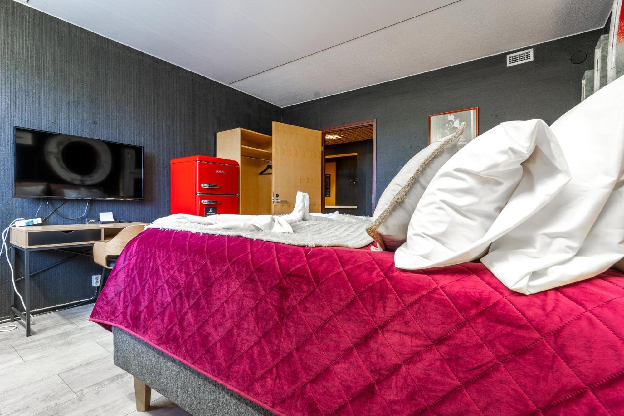 Hotelli Jaemsae Экстерьер фото